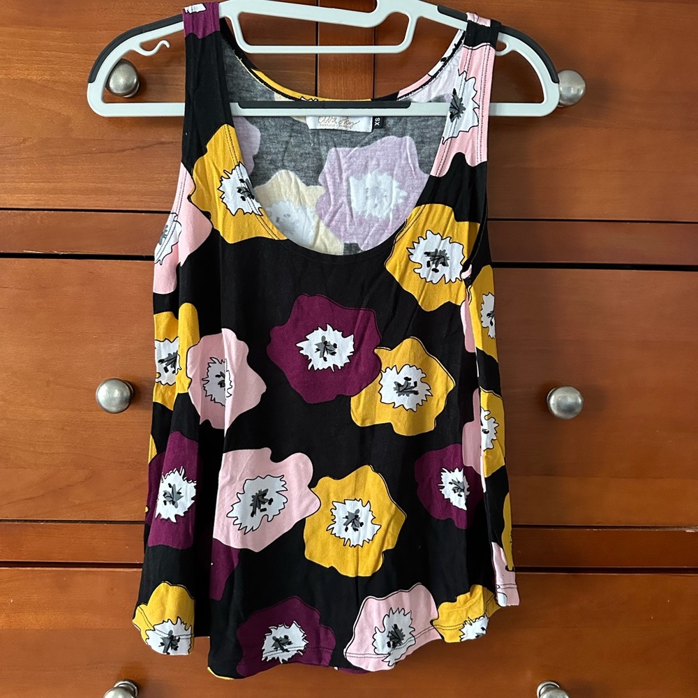 Ava sky flower tank Kenji